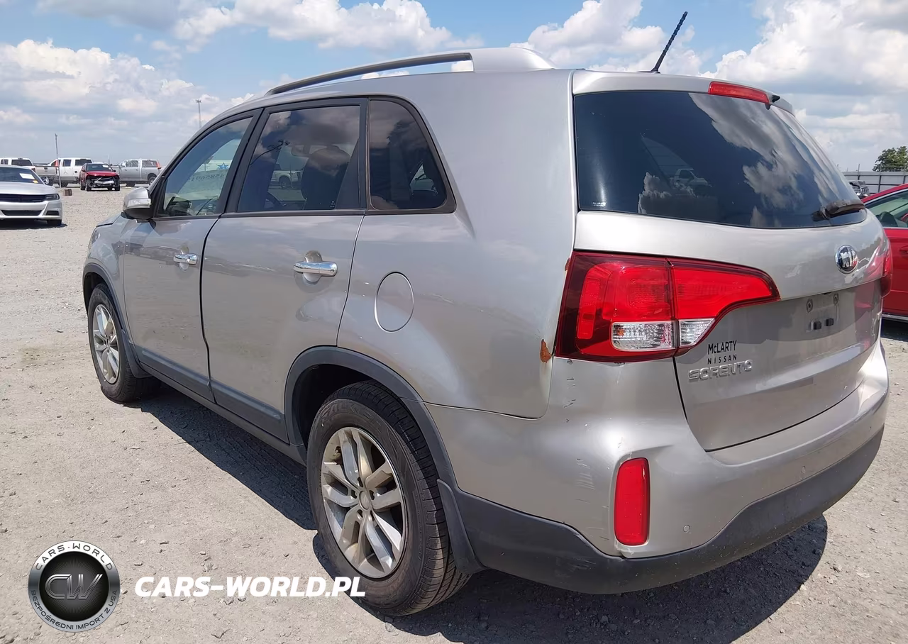 2014 Kia Sorento Lx VIN:5XYKT4A66EG527245 - 3