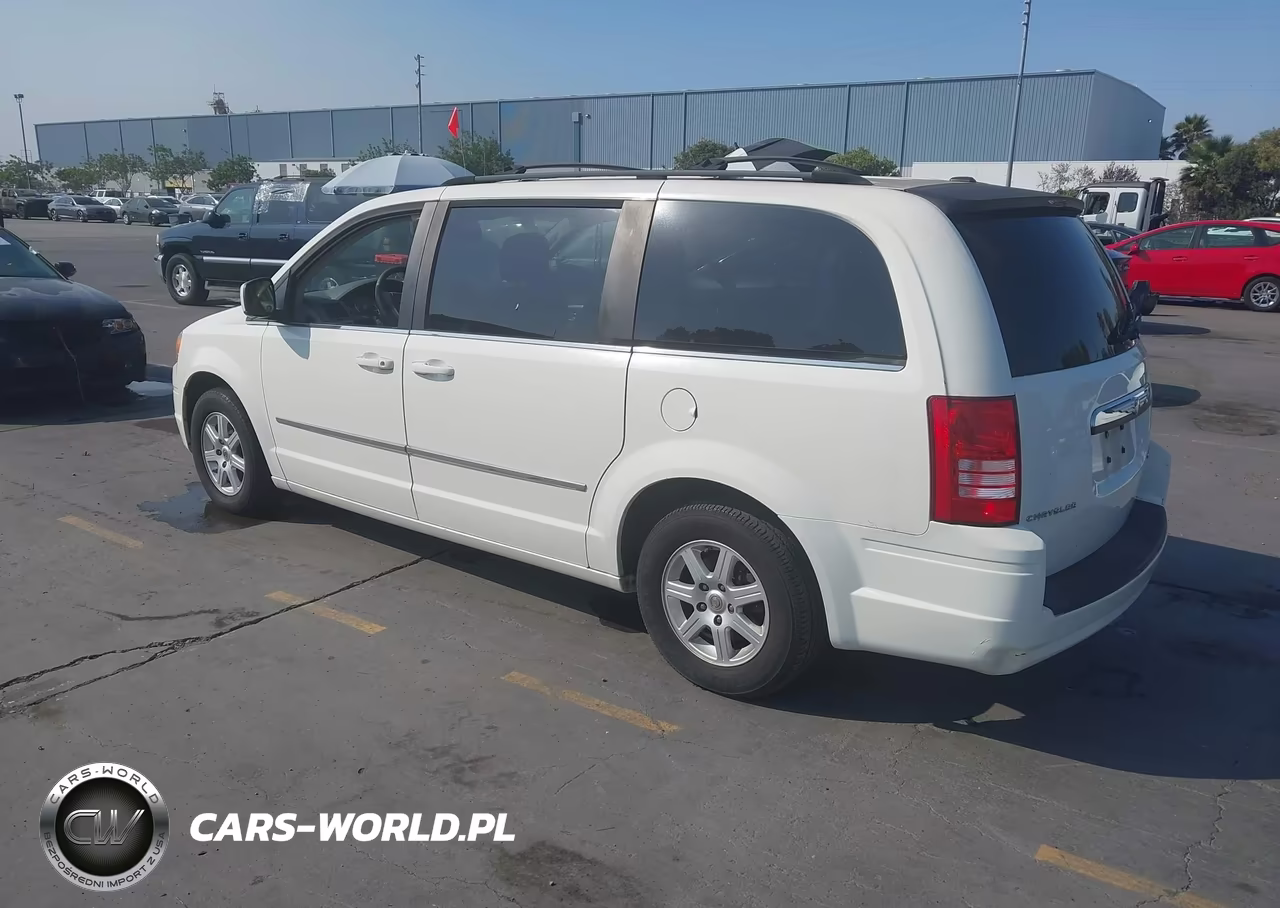 2010 Chrysler Town & Country Touring VIN:2A4RR5D12AR309872 - 3