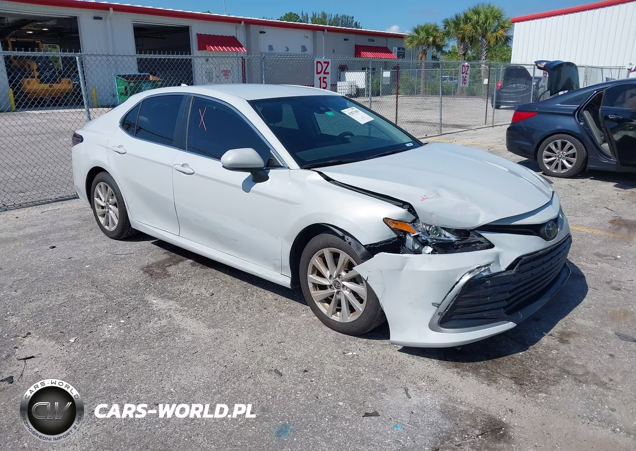 2023 Toyota Camry Le – zdjęcie 1 z 16