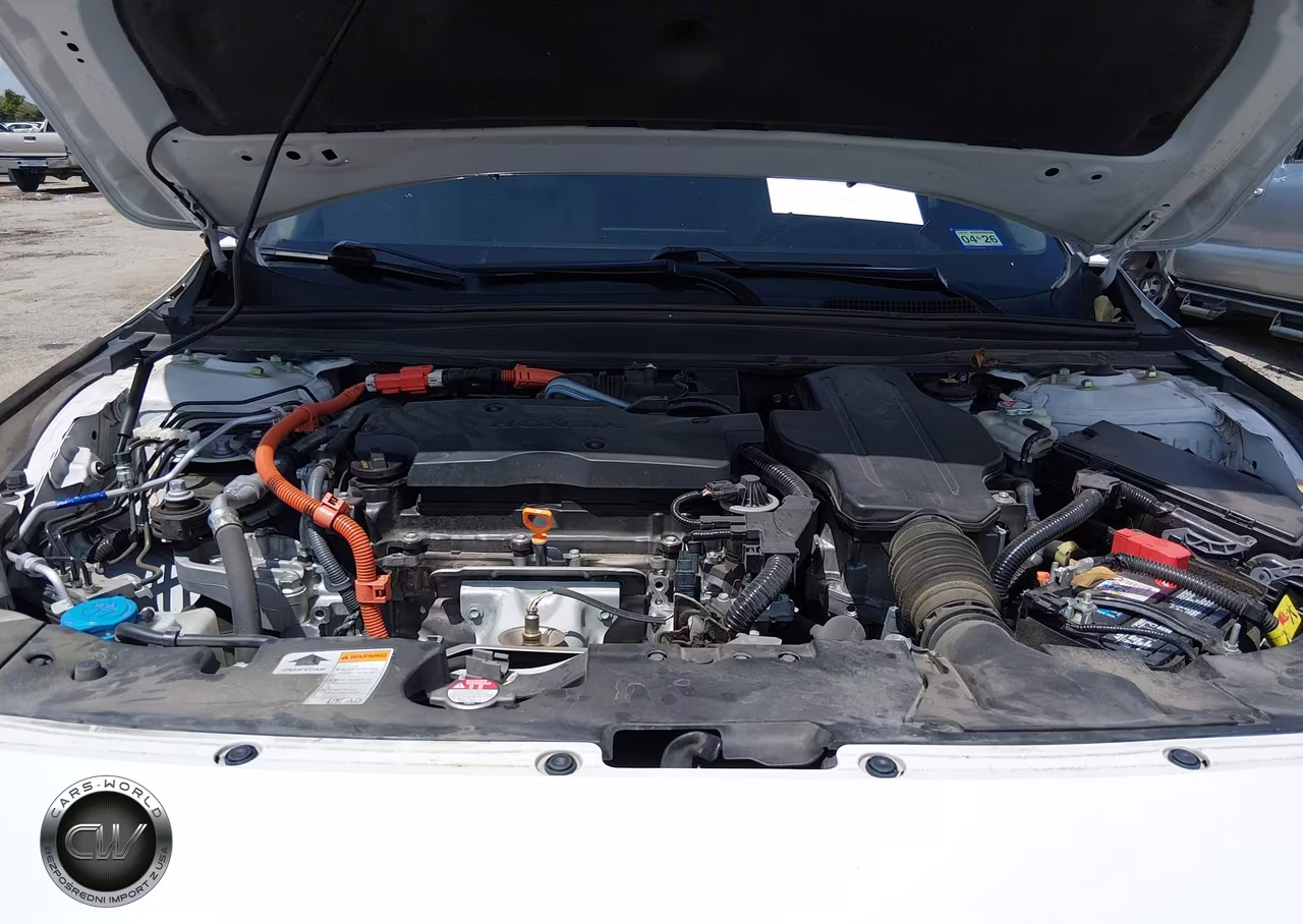 2022 Honda Accord Hybrid Touring VIN:1HGCV3F96NA011674 - 10