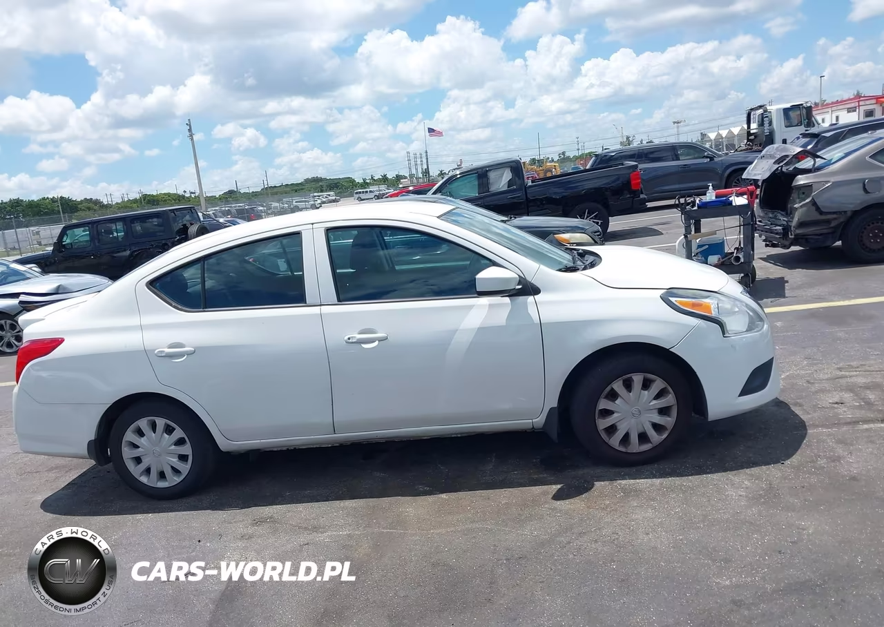 2018 Nissan Versa 1.6 S+ VIN:3N1CN7AP7JL887543 - 14