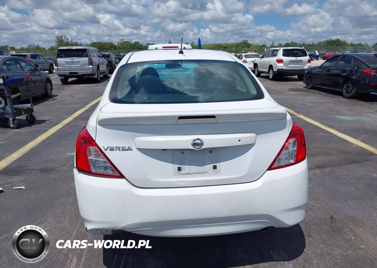2018 Nissan Versa 1.6 S+ VIN:3N1CN7AP7JL887543 - 17