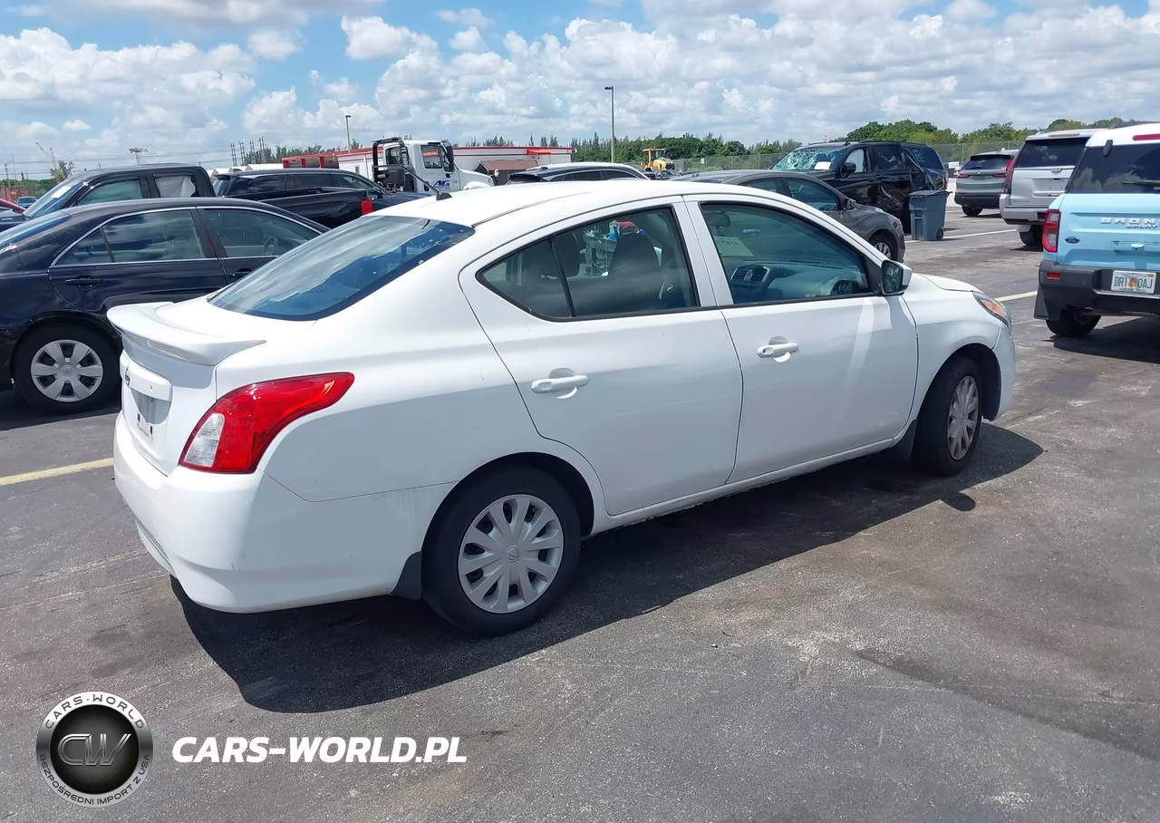 2018 Nissan Versa 1.6 S+ VIN:3N1CN7AP7JL887543 - 4