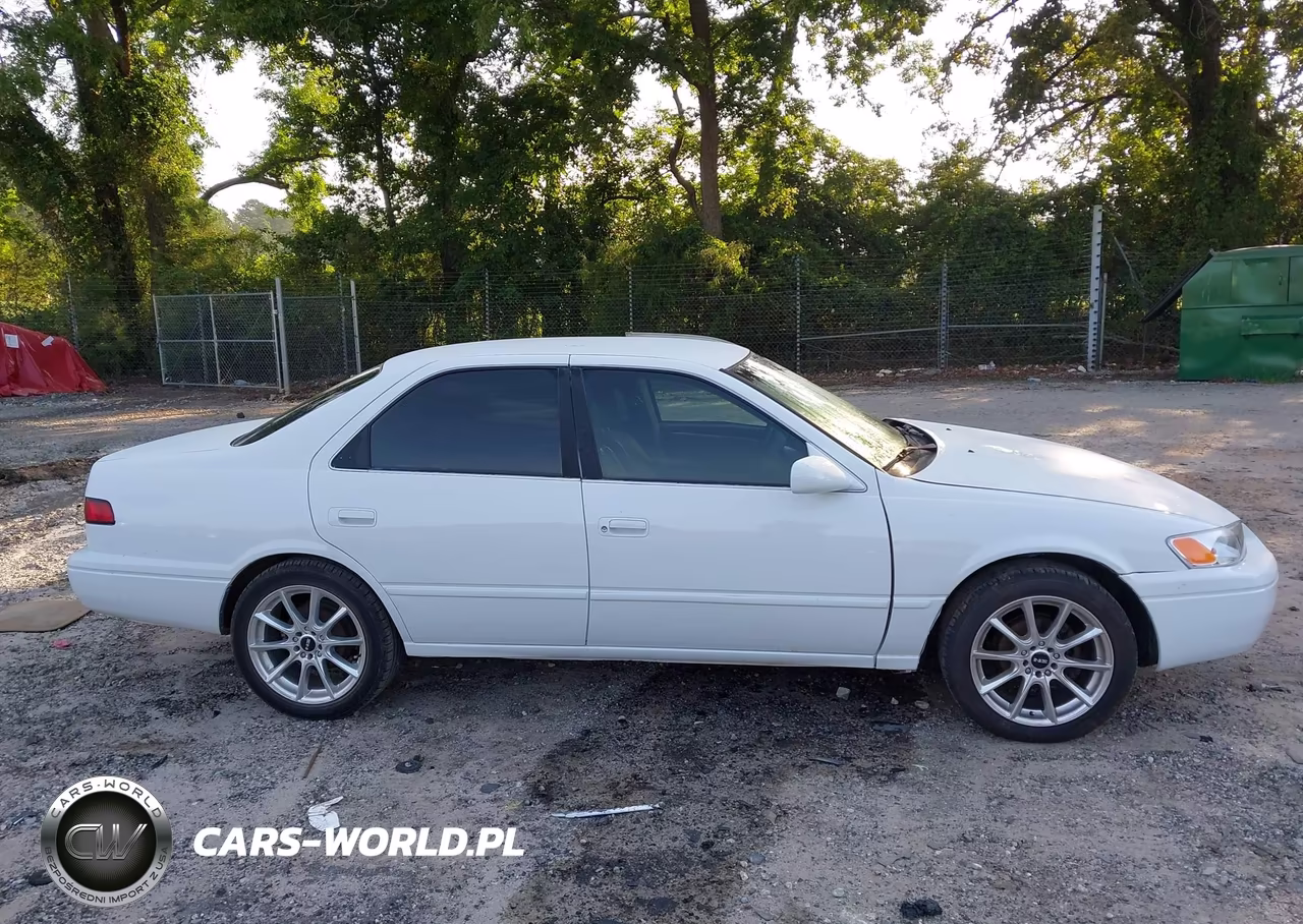 1999 Toyota Camry Le VIN:JT2BG22K8X0295348 - 13