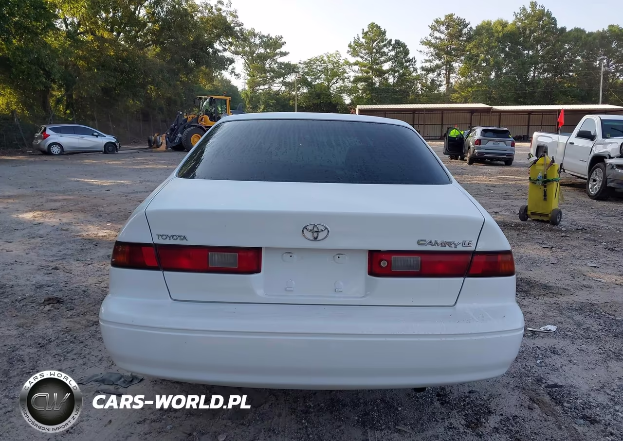 1999 Toyota Camry Le VIN:JT2BG22K8X0295348 - 16