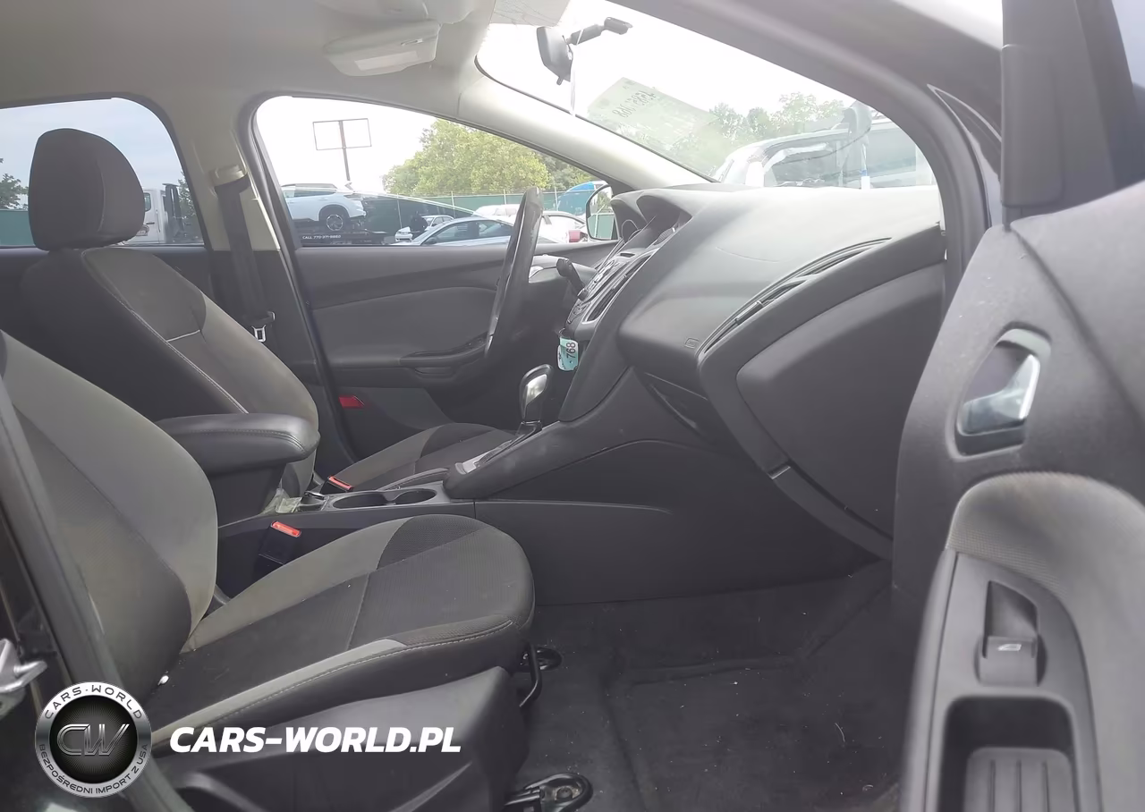 2014 Ford Focus Se VIN:1FADP3F28EL160677 - 5