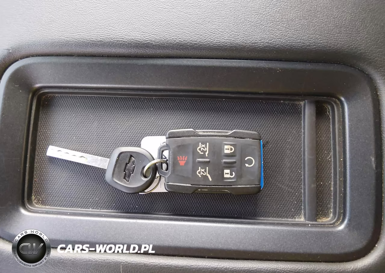 2019 Chevrolet Tahoe Lt VIN:1GNSKBKCXKR267156 - 11
