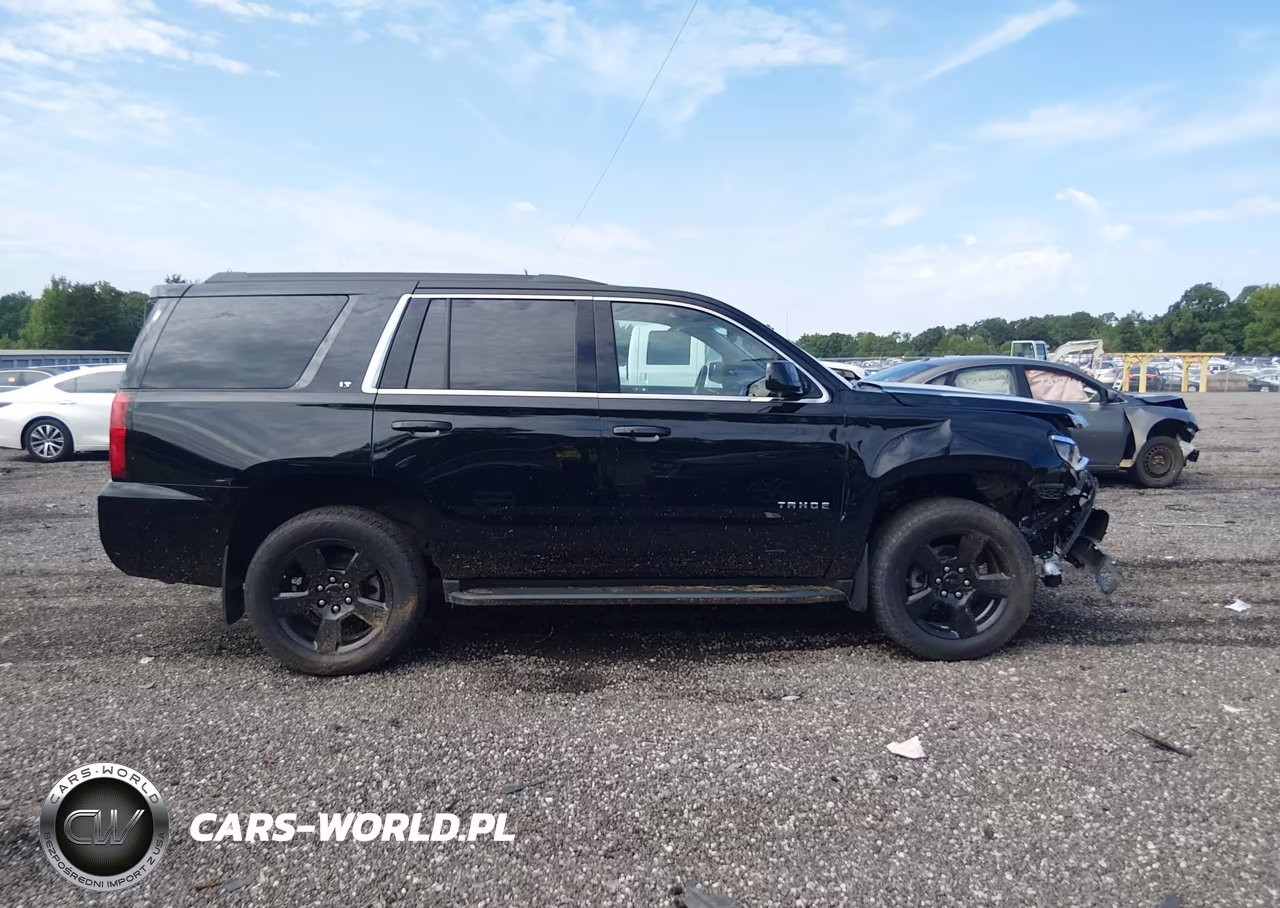 2019 Chevrolet Tahoe Lt VIN:1GNSKBKCXKR267156 - 14