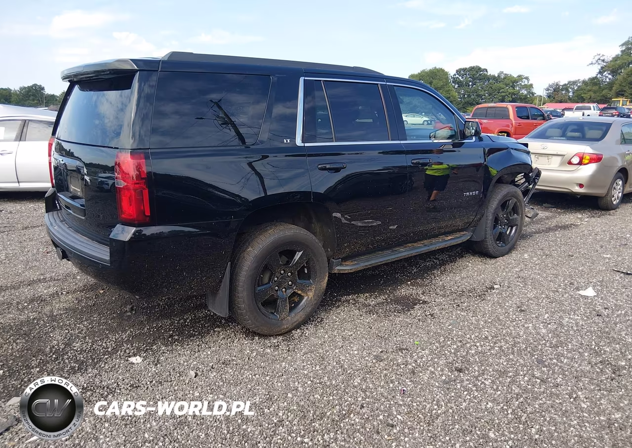 2019 Chevrolet Tahoe Lt VIN:1GNSKBKCXKR267156 - 4