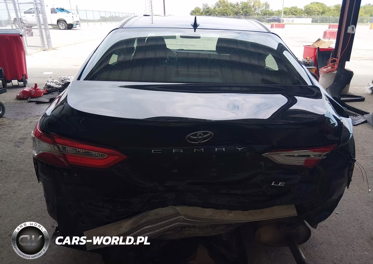 2019 Toyota Camry Le VIN:4T1B11HK4KU731345 - 17