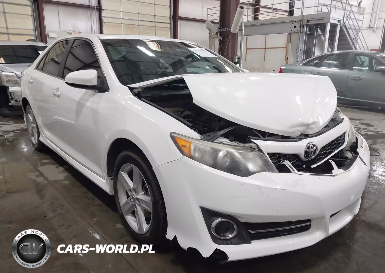2013 Toyota Camry Se – zdjęcie 1 z 17