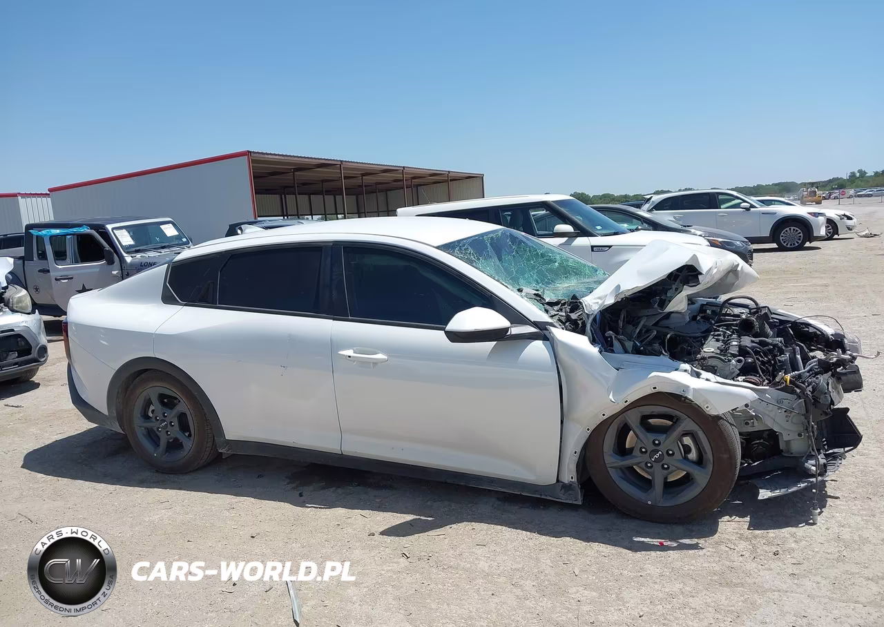 2025 Kia K4 Lxs VIN:3KPFT4DE1SE078831 - 12