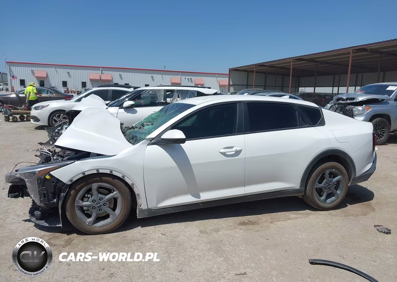2025 Kia K4 Lxs VIN:3KPFT4DE1SE078831 - 13