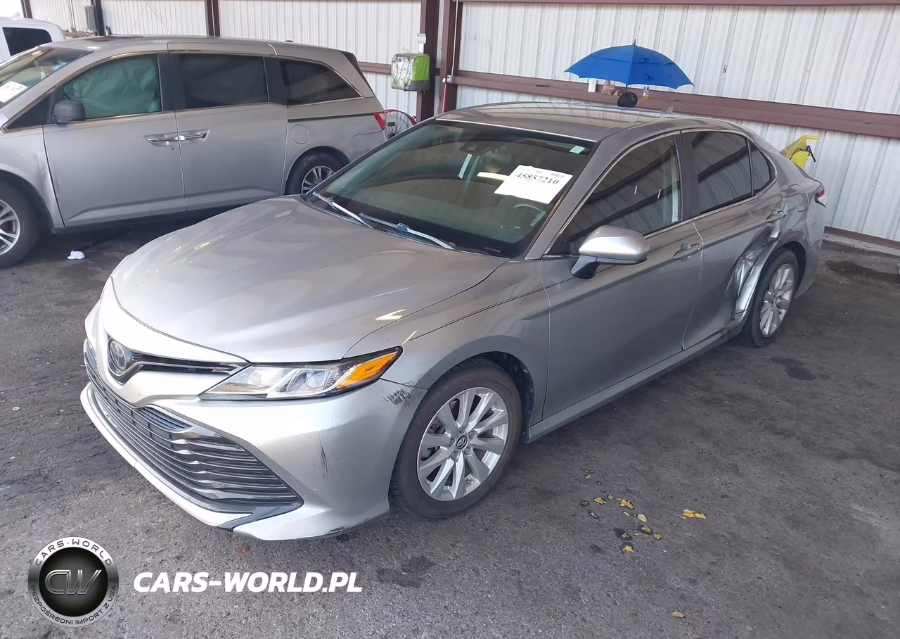 2019 Toyota Camry Le VIN:4T1B11HK9KU810879 - 2