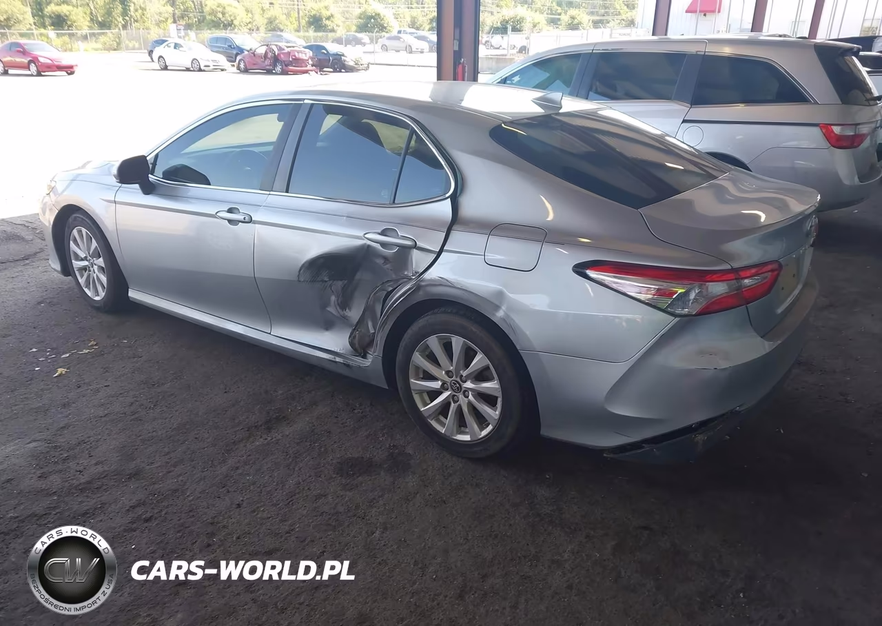 2019 Toyota Camry Le VIN:4T1B11HK9KU810879 - 3