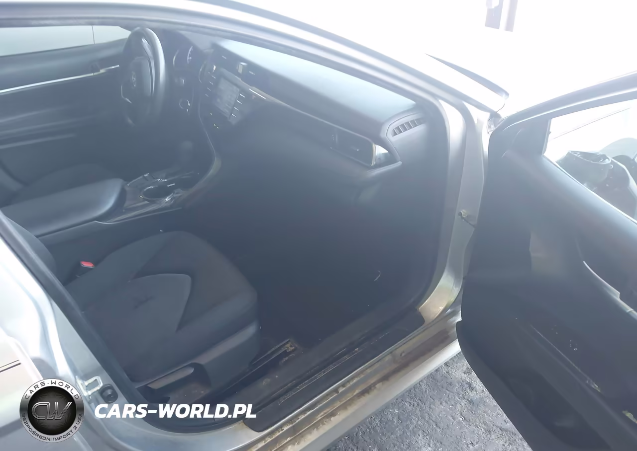 2019 Toyota Camry Le VIN:4T1B11HK9KU810879 - 5