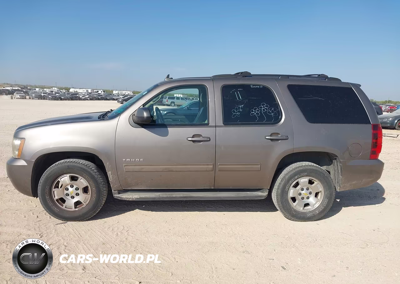 2011 Chevrolet Tahoe Ls VIN:1GNSCAE03BR140418 - 14