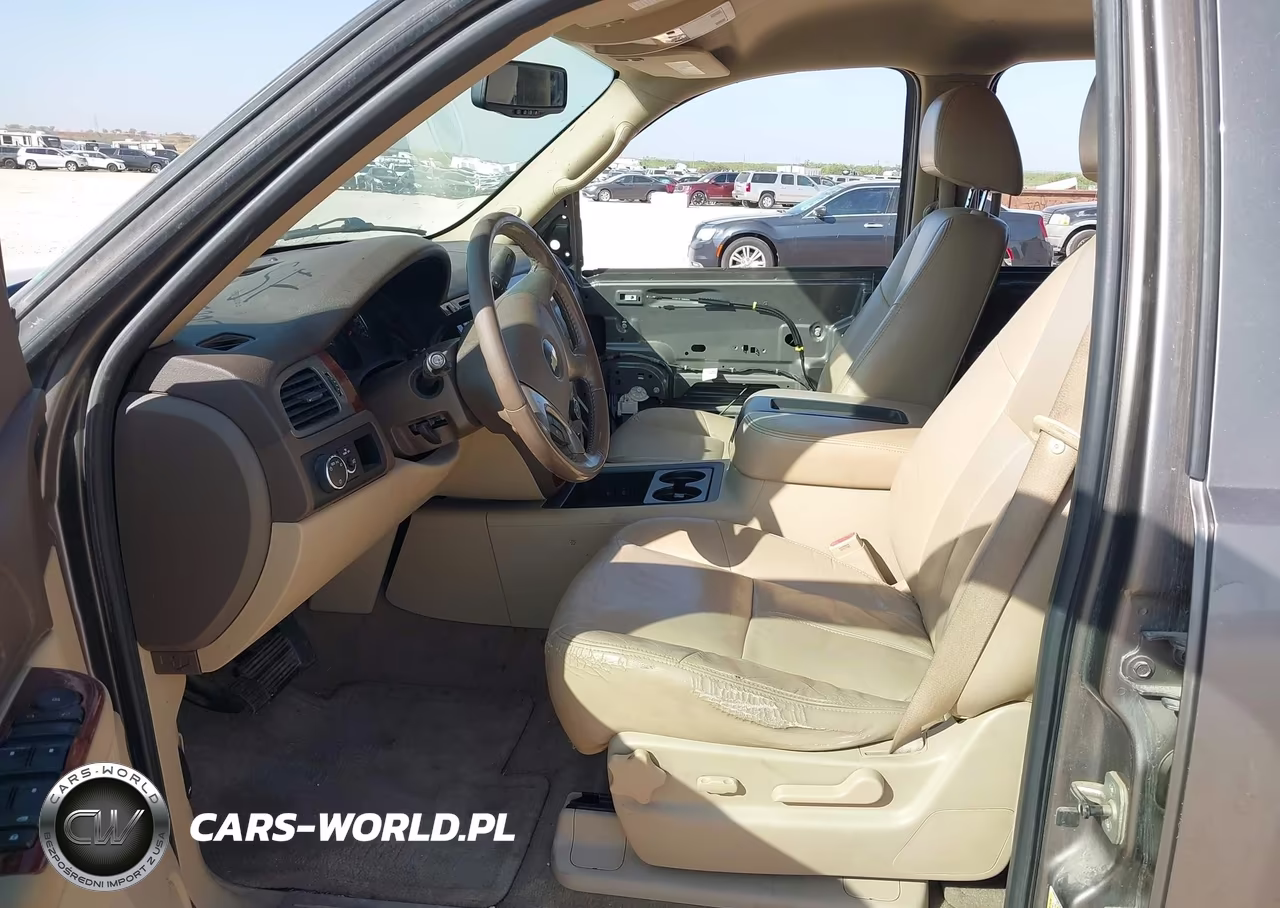 2011 Chevrolet Tahoe Ls VIN:1GNSCAE03BR140418 - 5