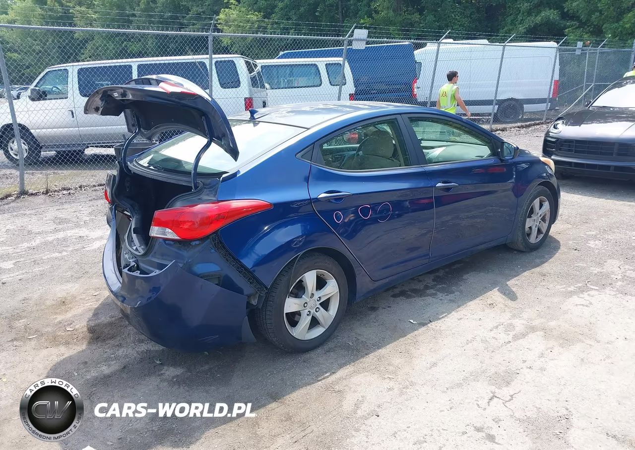 2013 Hyundai Elantra Gls VIN:KMHDH4AE5DU778039 - 4