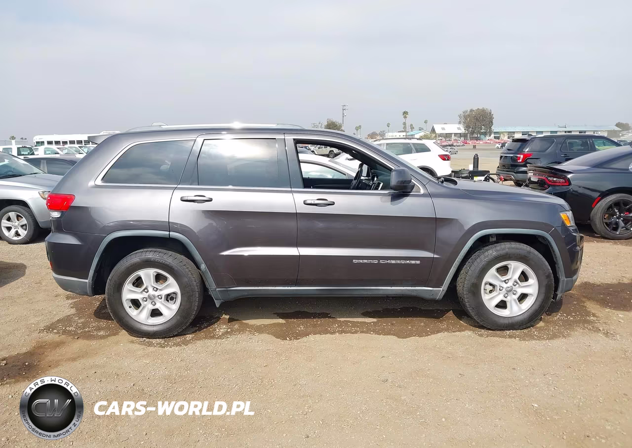 2016 Jeep Grand Cherokee Laredo VIN:1C4RJEAGXGC457985 - 13
