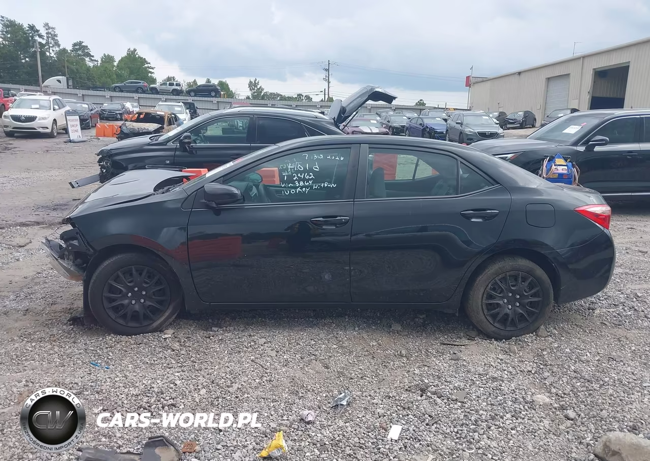 2018 Toyota Corolla Le VIN:5YFBURHE0JP813864 - 15