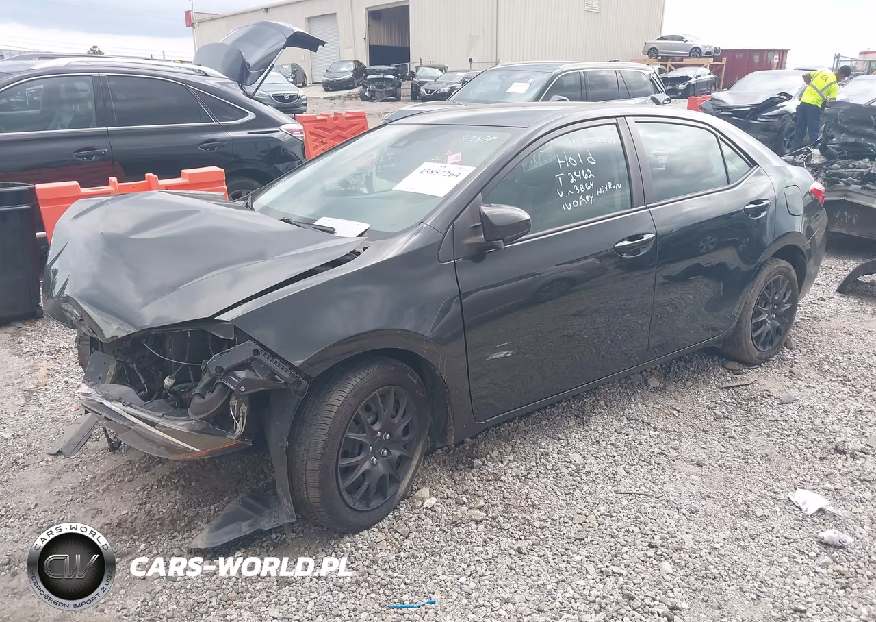 2018 Toyota Corolla Le VIN:5YFBURHE0JP813864 - 2