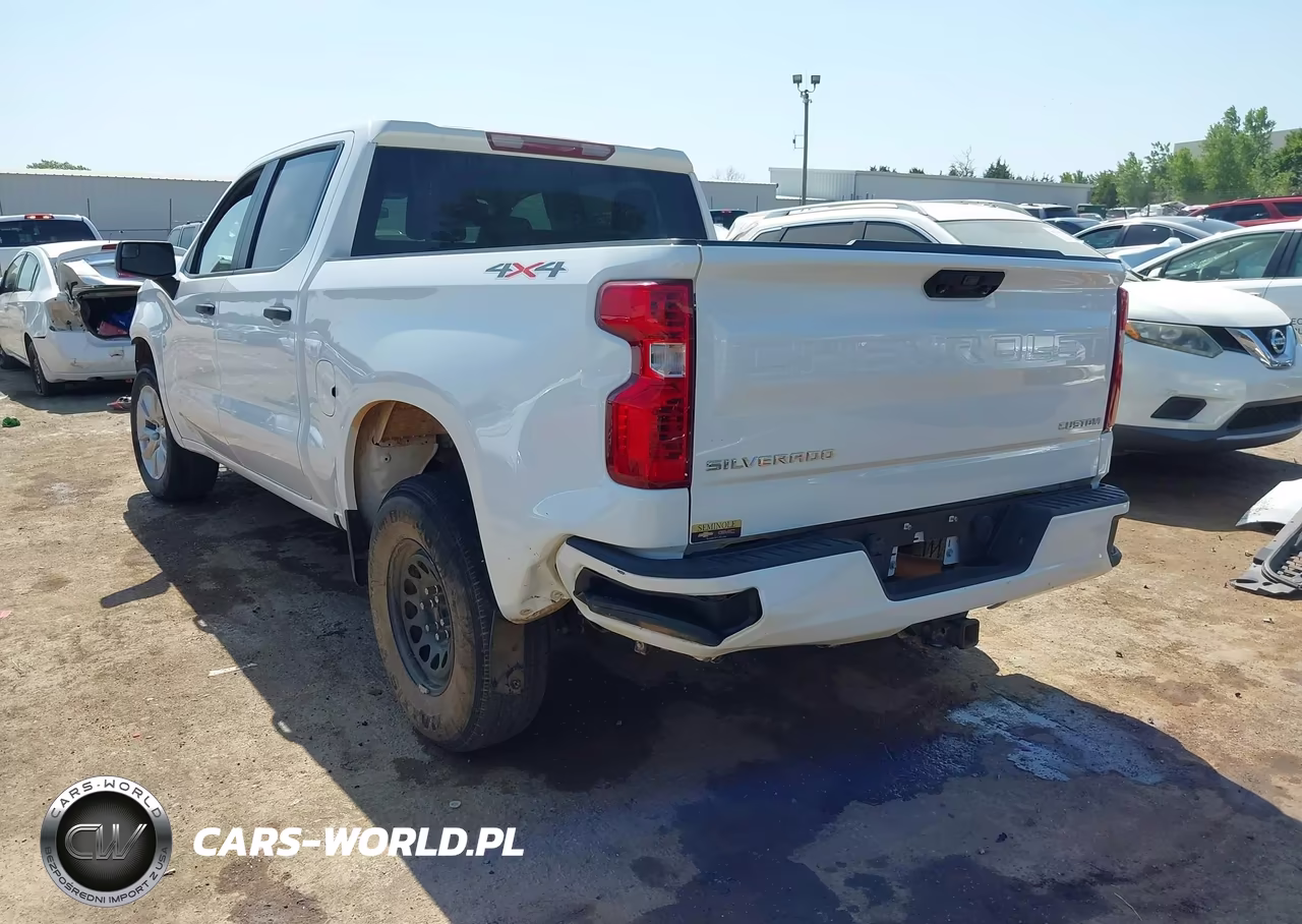 2022 Chevrolet Silverado 1500 4Wd Short Bed Custom VIN:1GCPDBEK9NZ609454 - 3