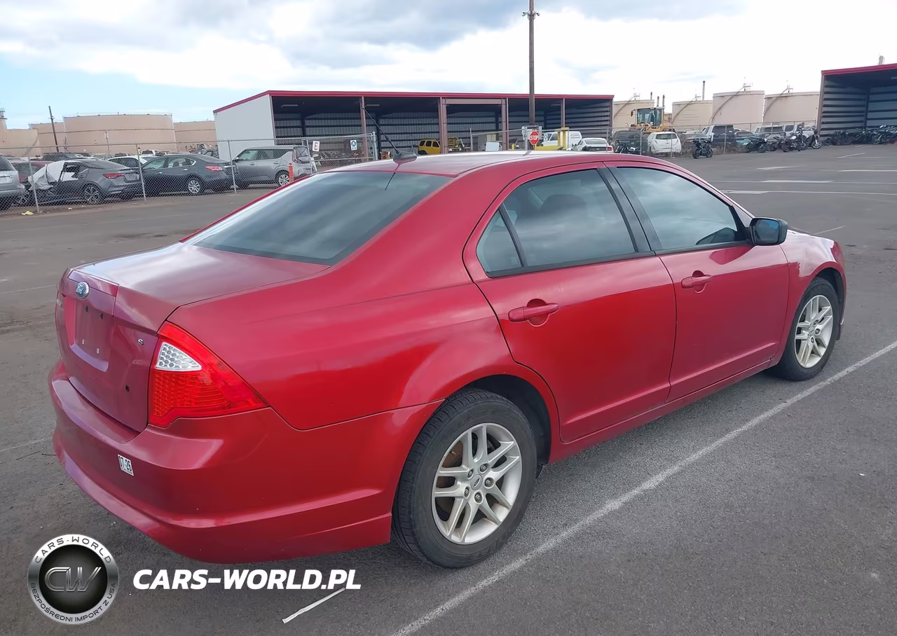 2010 Ford Fusion S VIN:3FAHP0GA3AR430822 - 4