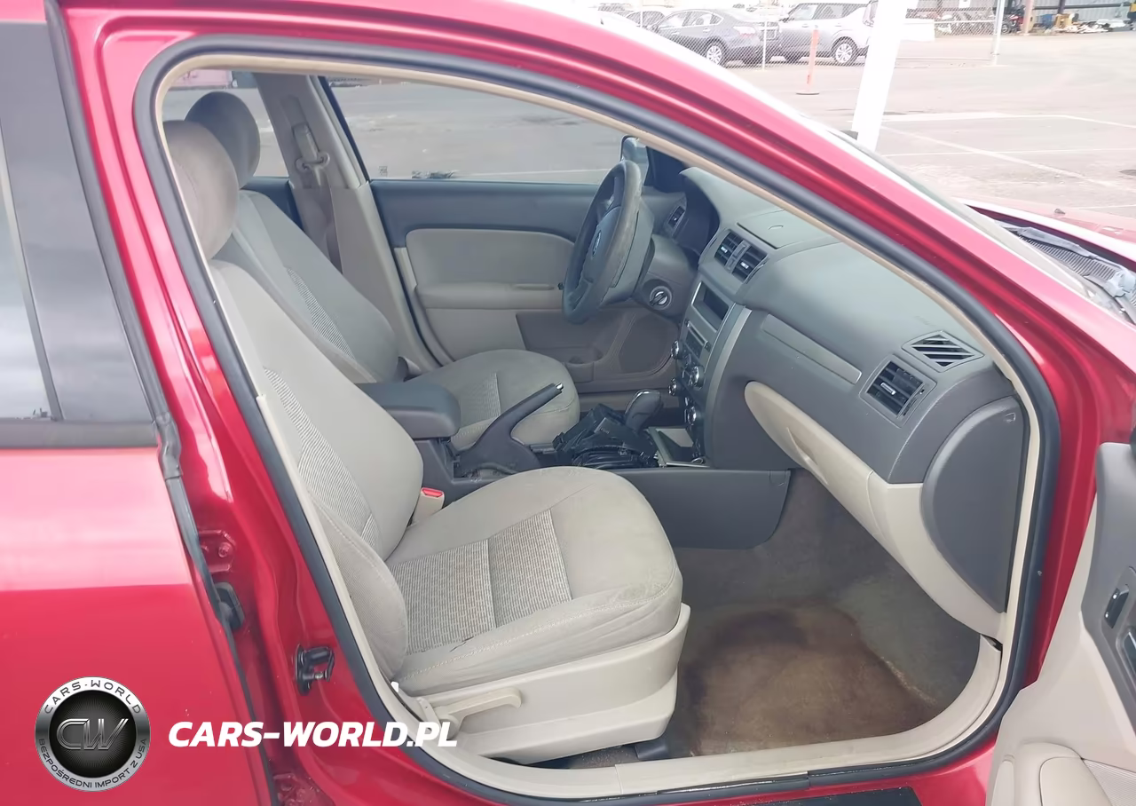 2010 Ford Fusion S VIN:3FAHP0GA3AR430822 - 5
