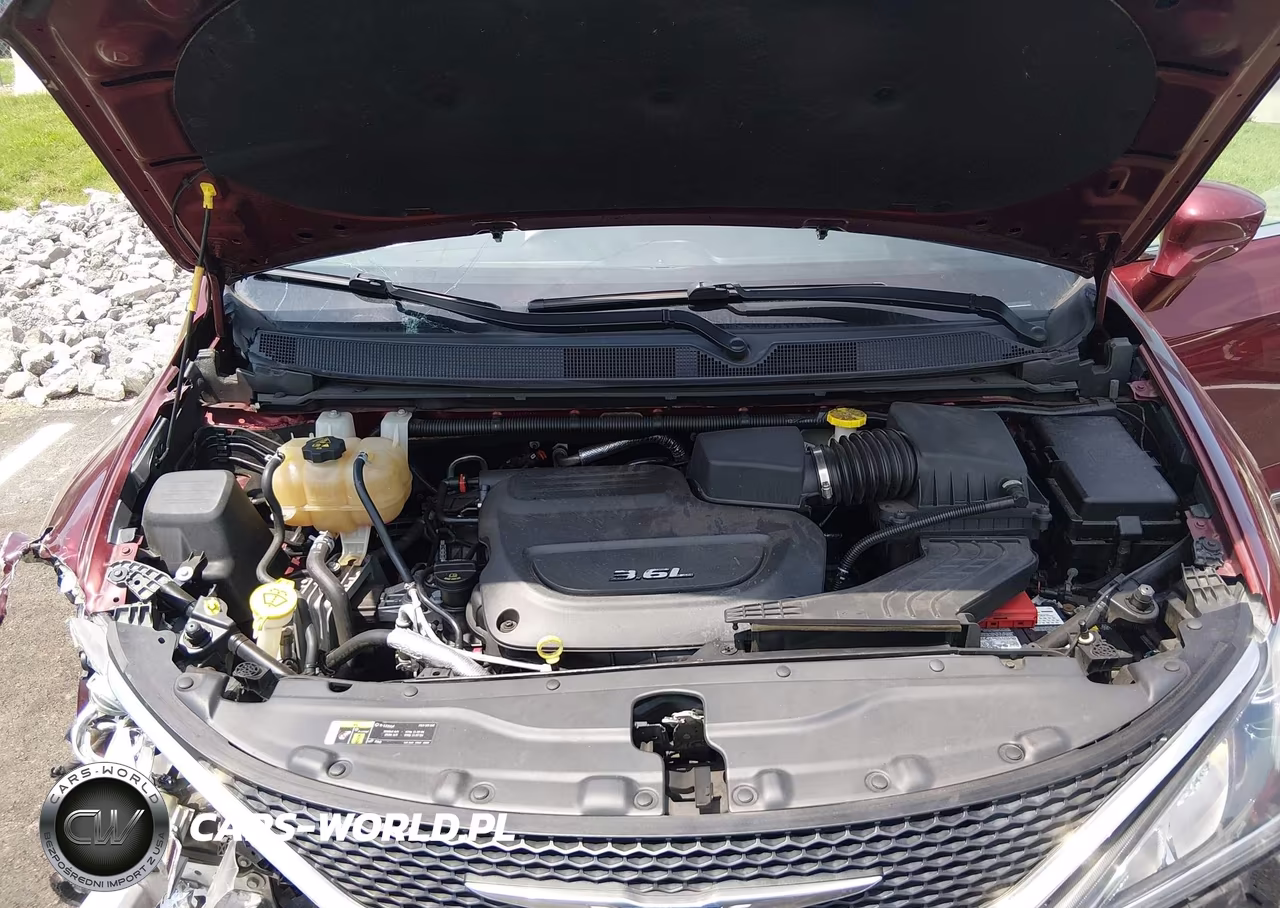2018 Chrysler Pacifica Touring L VIN:2C4RC1BG3JR144180 - 10