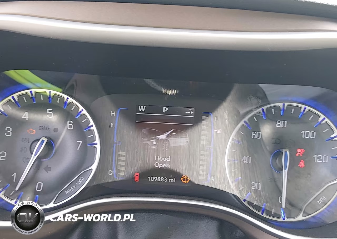 2018 Chrysler Pacifica Touring L VIN:2C4RC1BG3JR144180 - 7