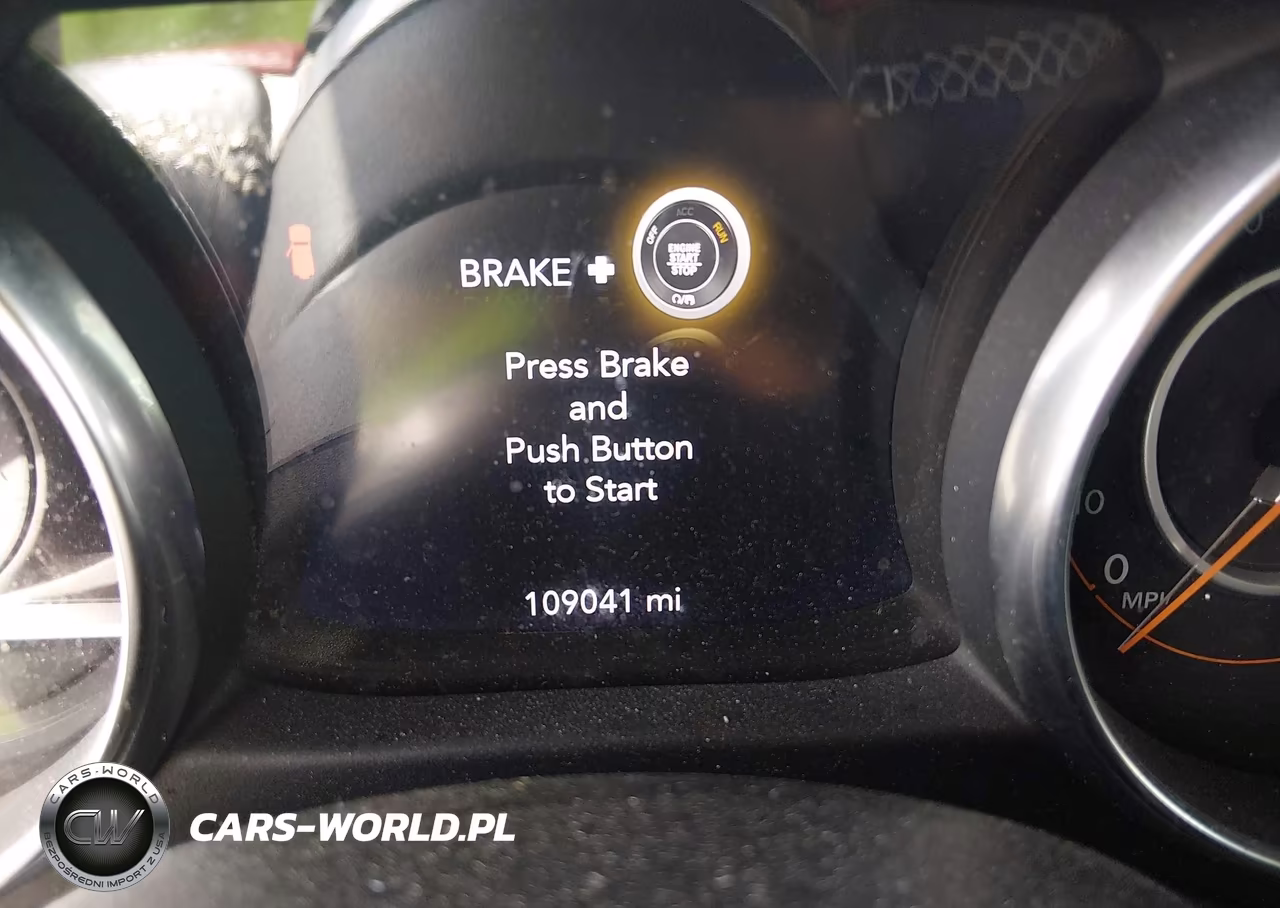 2019 Jeep Wrangler Unlimited Sahara 4X4 VIN:1C4HJXEN3KW510663 - 16