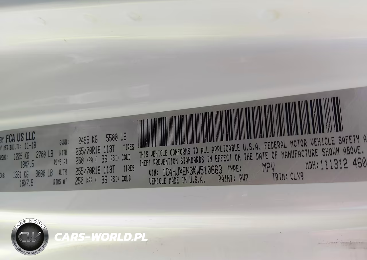 2019 Jeep Wrangler Unlimited Sahara 4X4 VIN:1C4HJXEN3KW510663 - 9