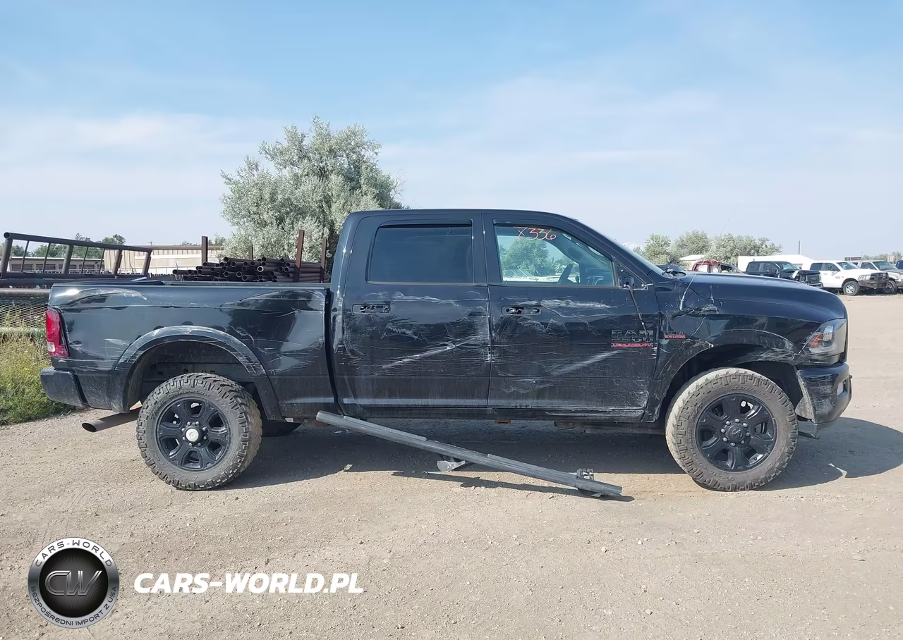 2016 Ram 2500 Laramie VIN:3C6UR5FJ4GG351088 - 14