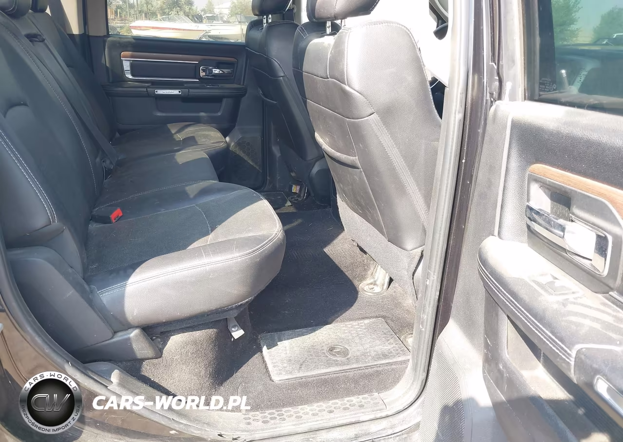 2016 Ram 2500 Laramie VIN:3C6UR5FJ4GG351088 - 8