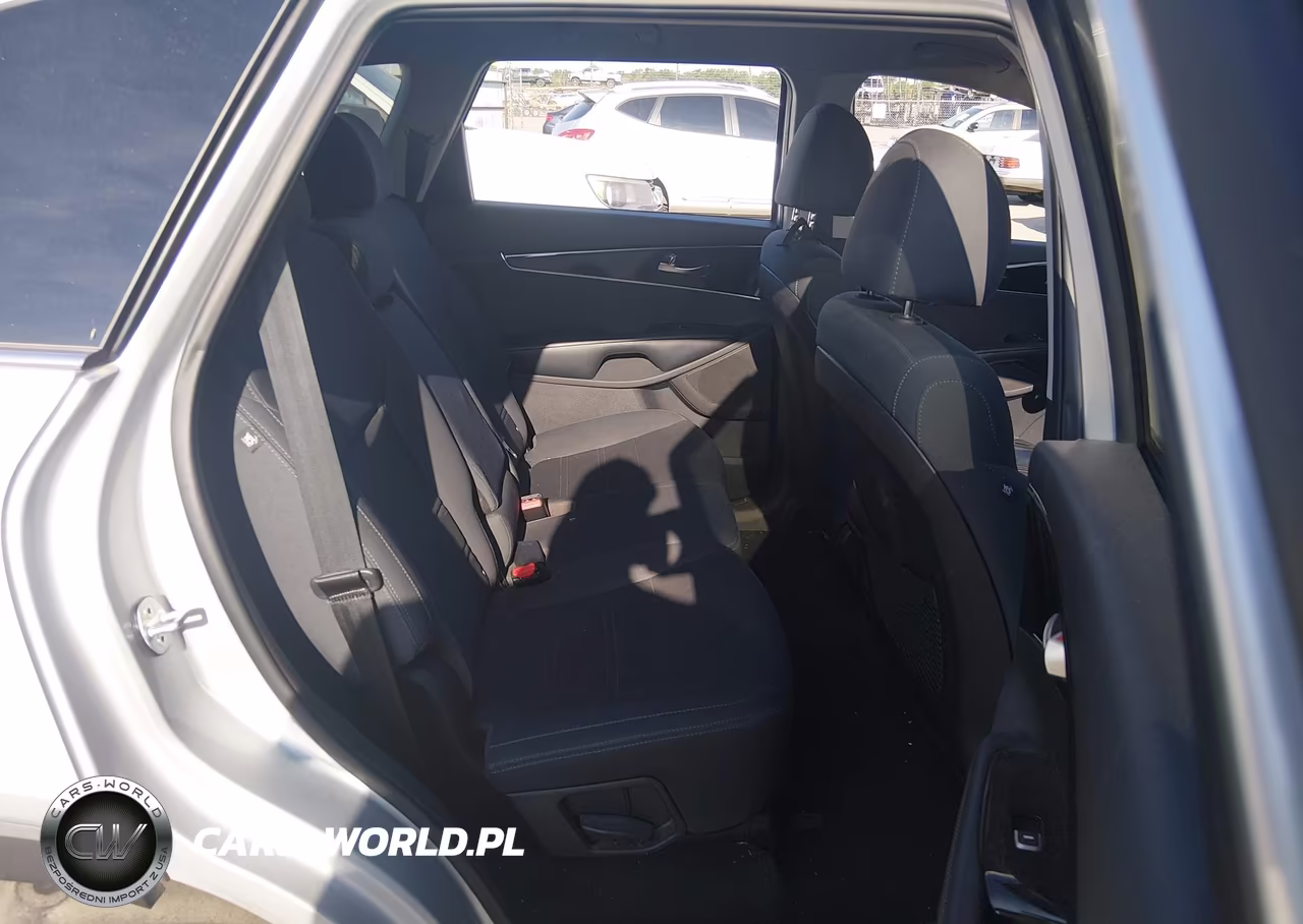 2019 Kia Sorento 2.4L L VIN:5XYPG4A30KG565341 - 8