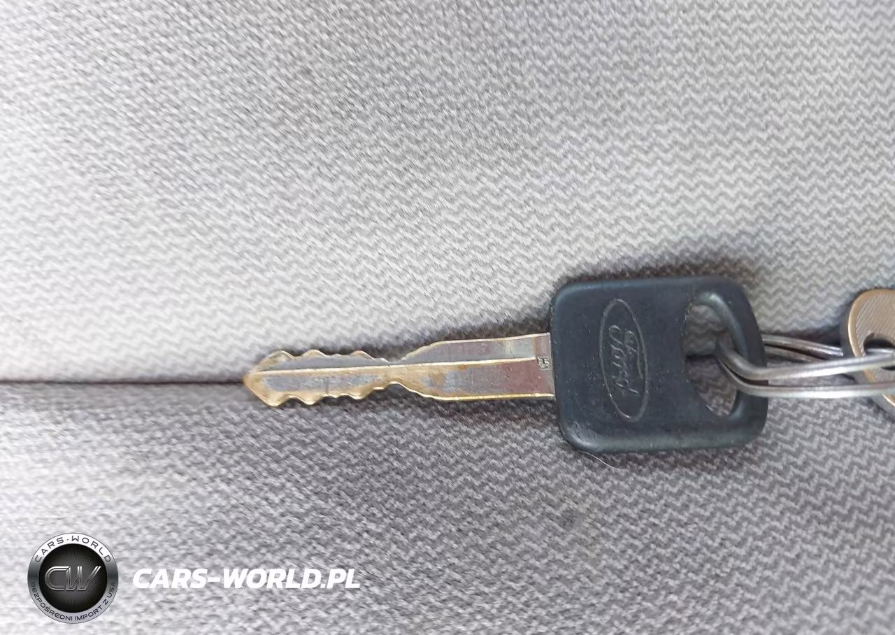 1994 Ford Crown Victoria Lx VIN:2FALP74W2RX100153 - 11