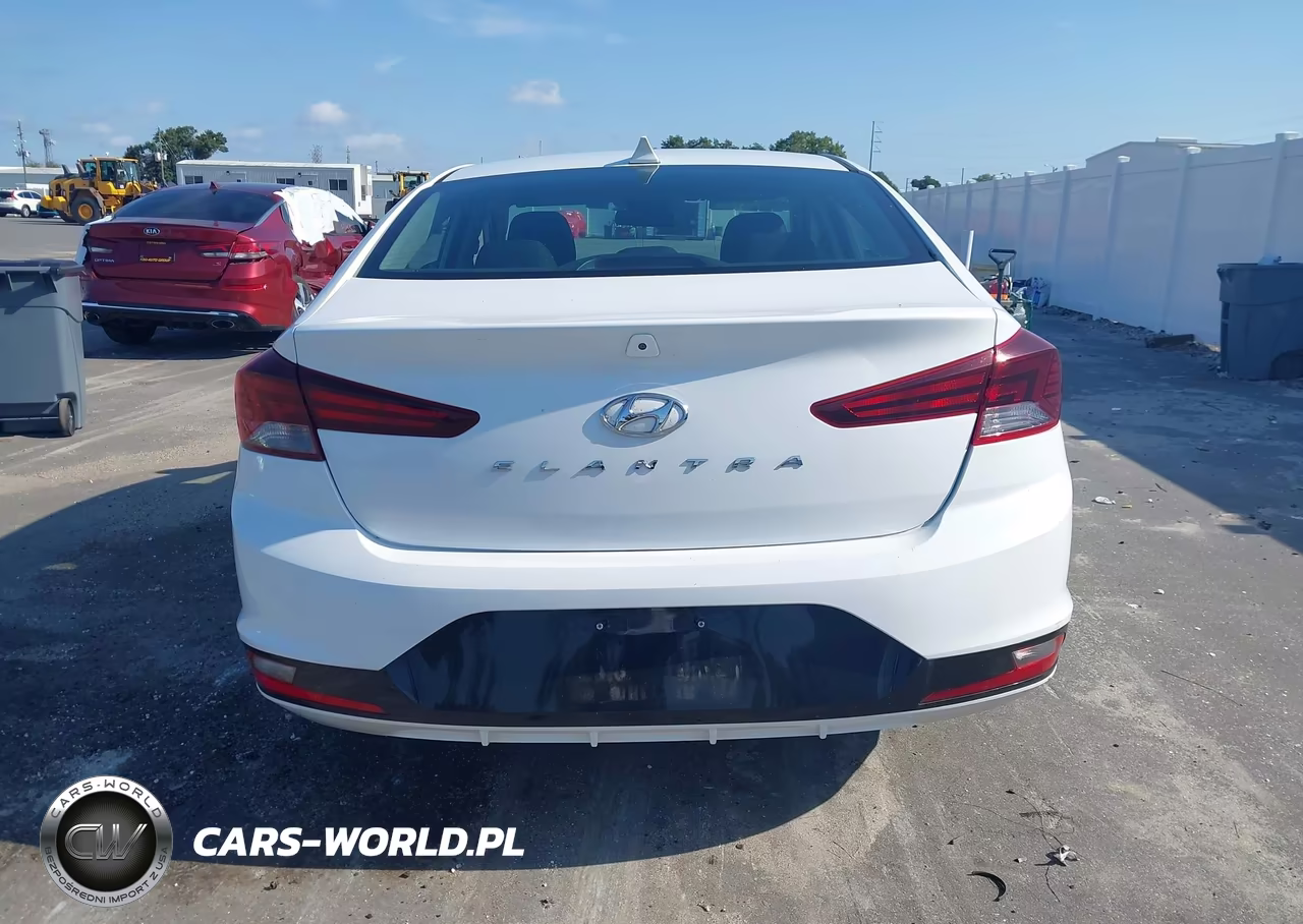 2019 Hyundai Elantra Sel VIN:5NPD84LF4KH458941 - 17
