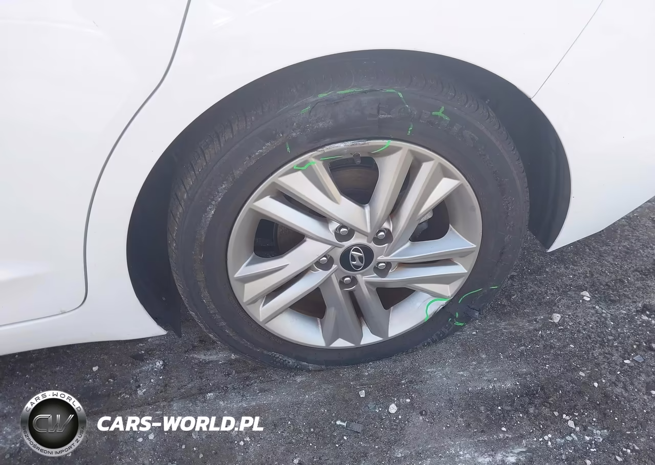 2019 Hyundai Elantra Sel VIN:5NPD84LF4KH458941 - 20