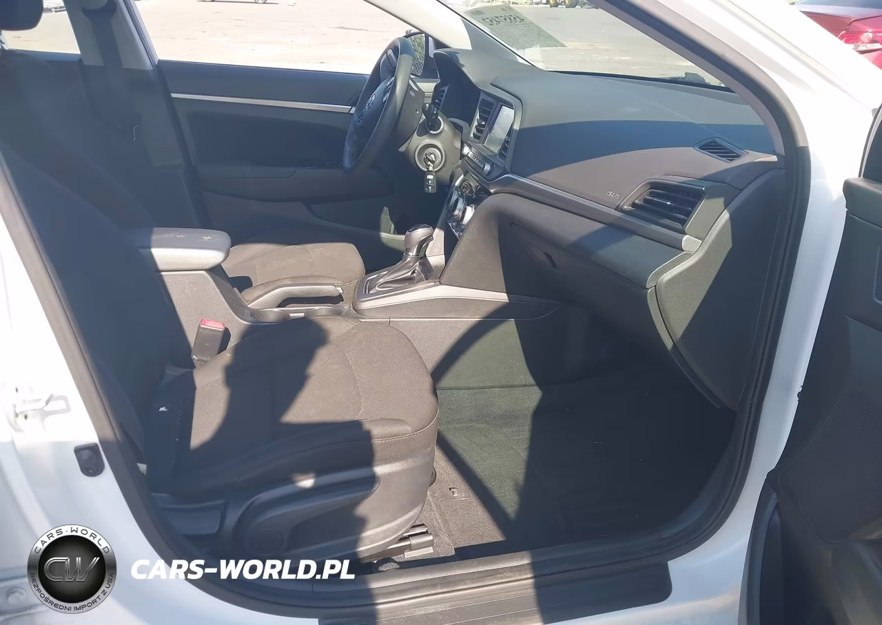 2019 Hyundai Elantra Sel VIN:5NPD84LF4KH458941 - 5