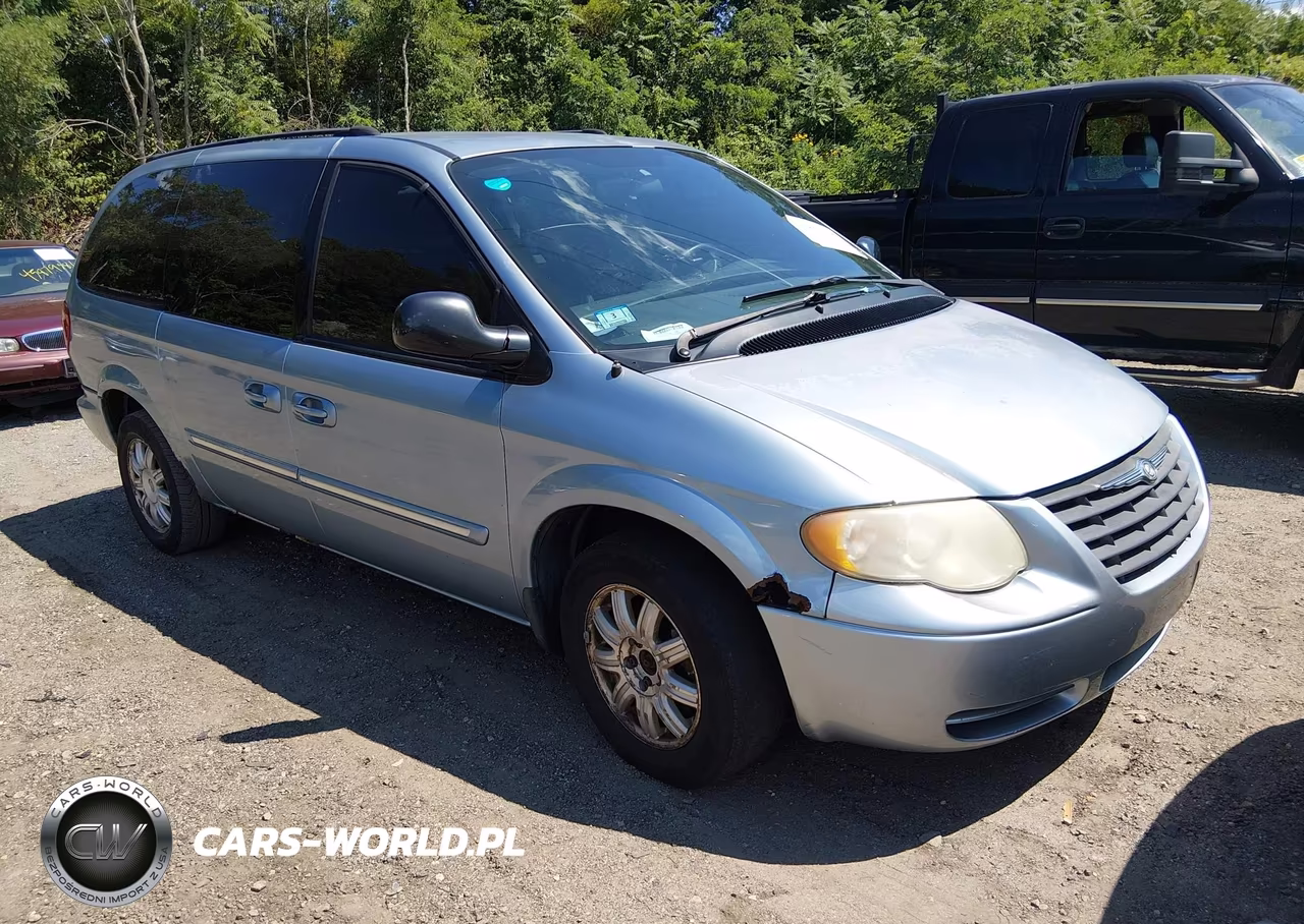 2005 Chrysler Town & Country Touring
