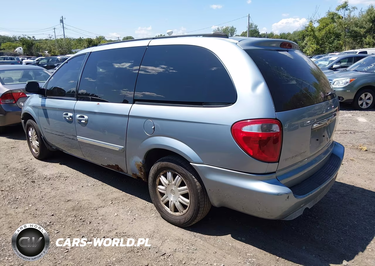 2005 Chrysler Town & Country Touring VIN:2C4GP54L85R179896 - 3