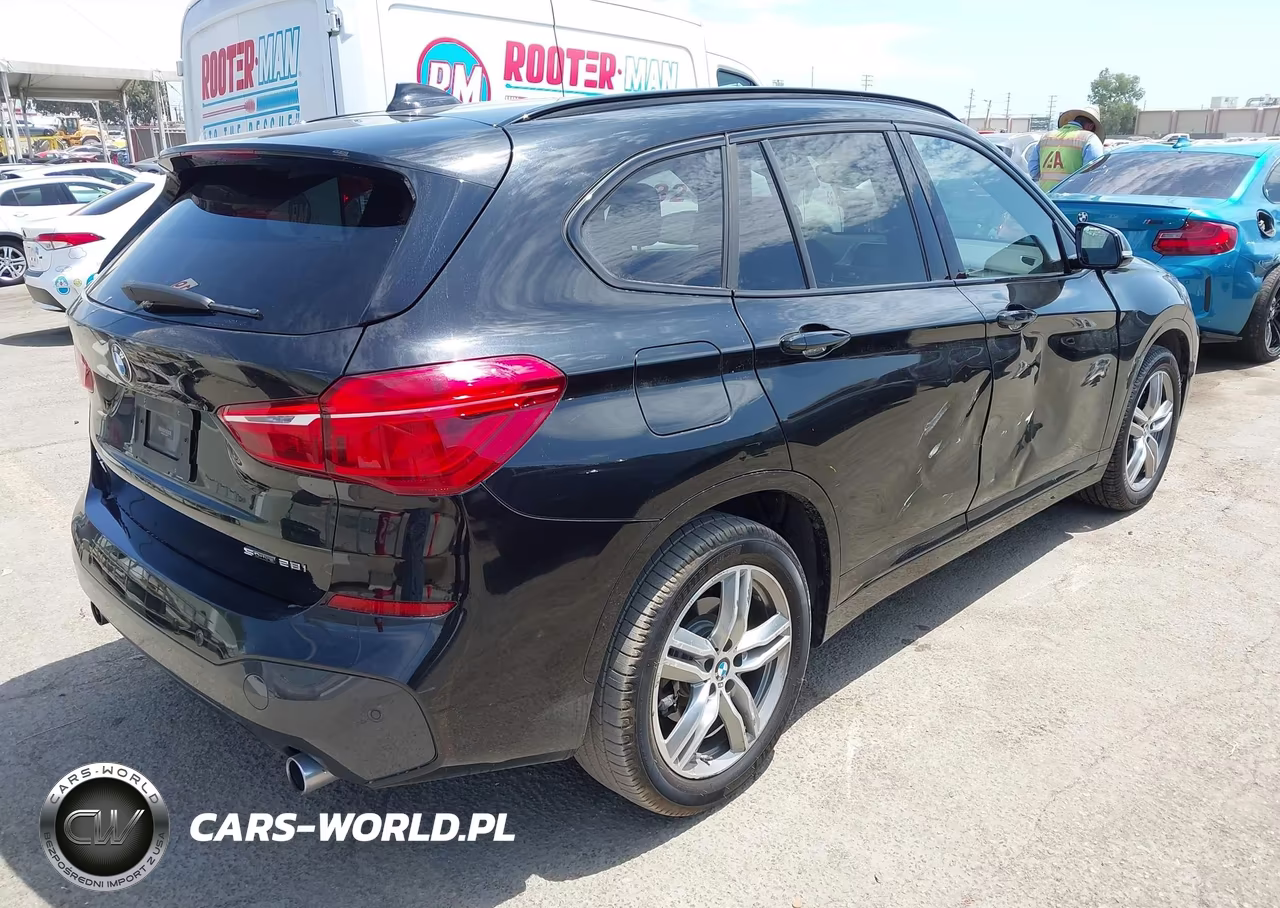 2018 BMW X1 Sdrive28I VIN:WBXHU7C39J5L05770 - 4