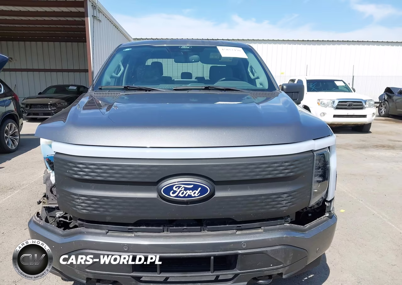 2025 Ford F-150 Lightning Flash VIN:1FTVW3L76SWG02352 - 13