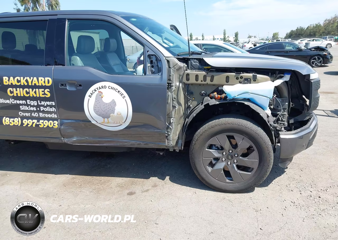 2025 Ford F-150 Lightning Flash VIN:1FTVW3L76SWG02352 - 6