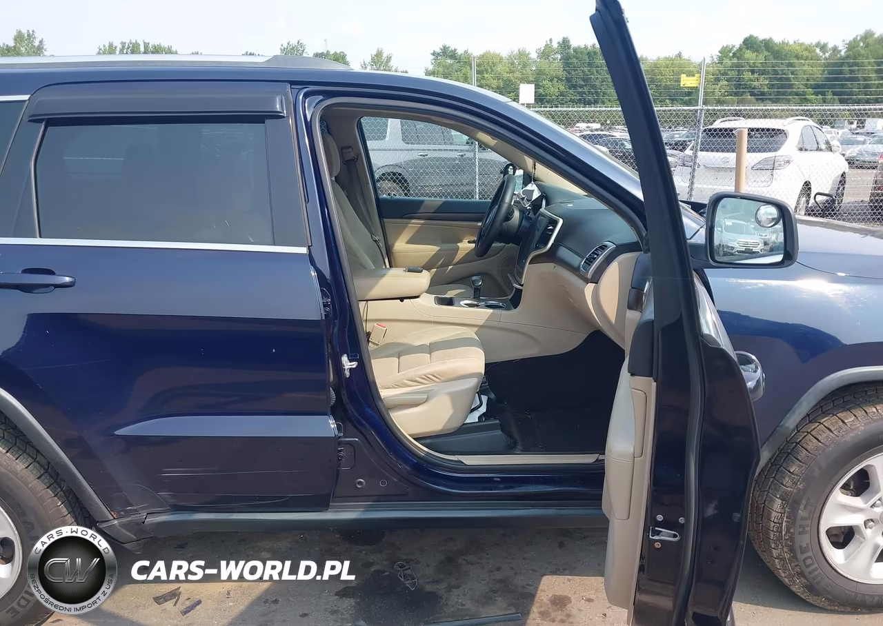 2014 Jeep Grand Cherokee Laredo VIN:1C4RJFAG6EC556905 - 5
