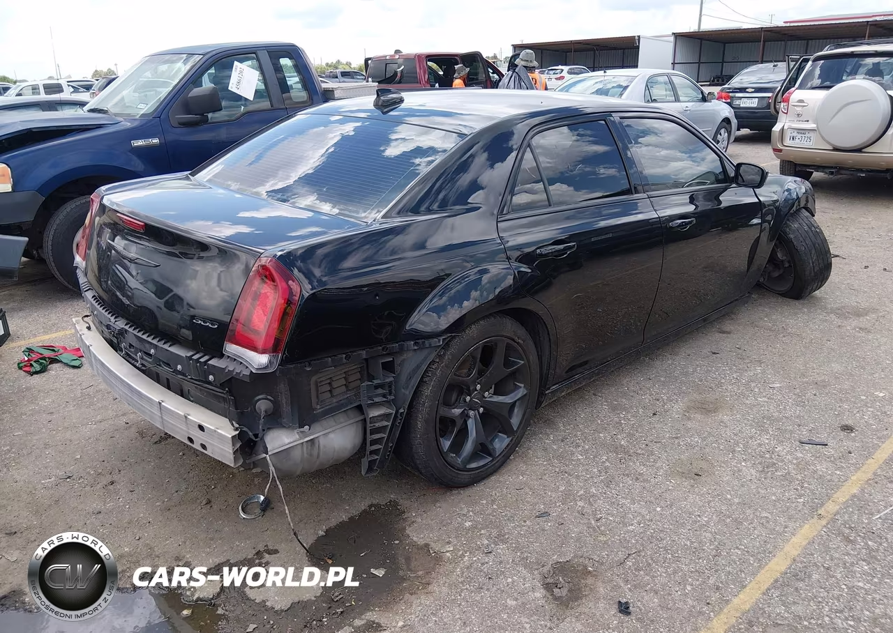 2022 Chrysler 300 Touring VIN:2C3CCAAG0NH253476 - 4