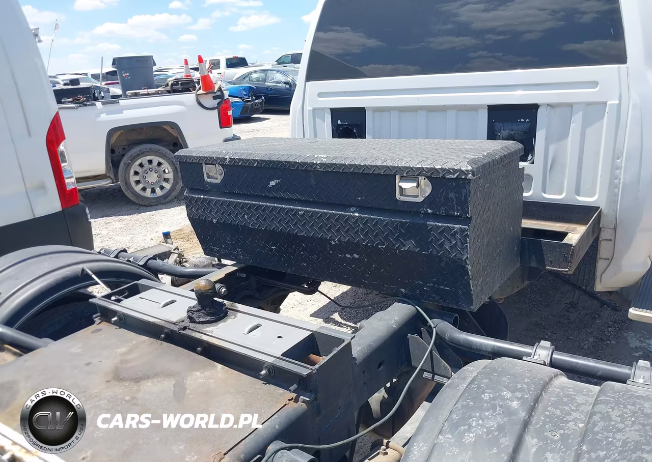 2018 Ram 4500 Chassis Tradesman-Slt-Laramie VIN:3C7WRLEL7JG157755 - 13