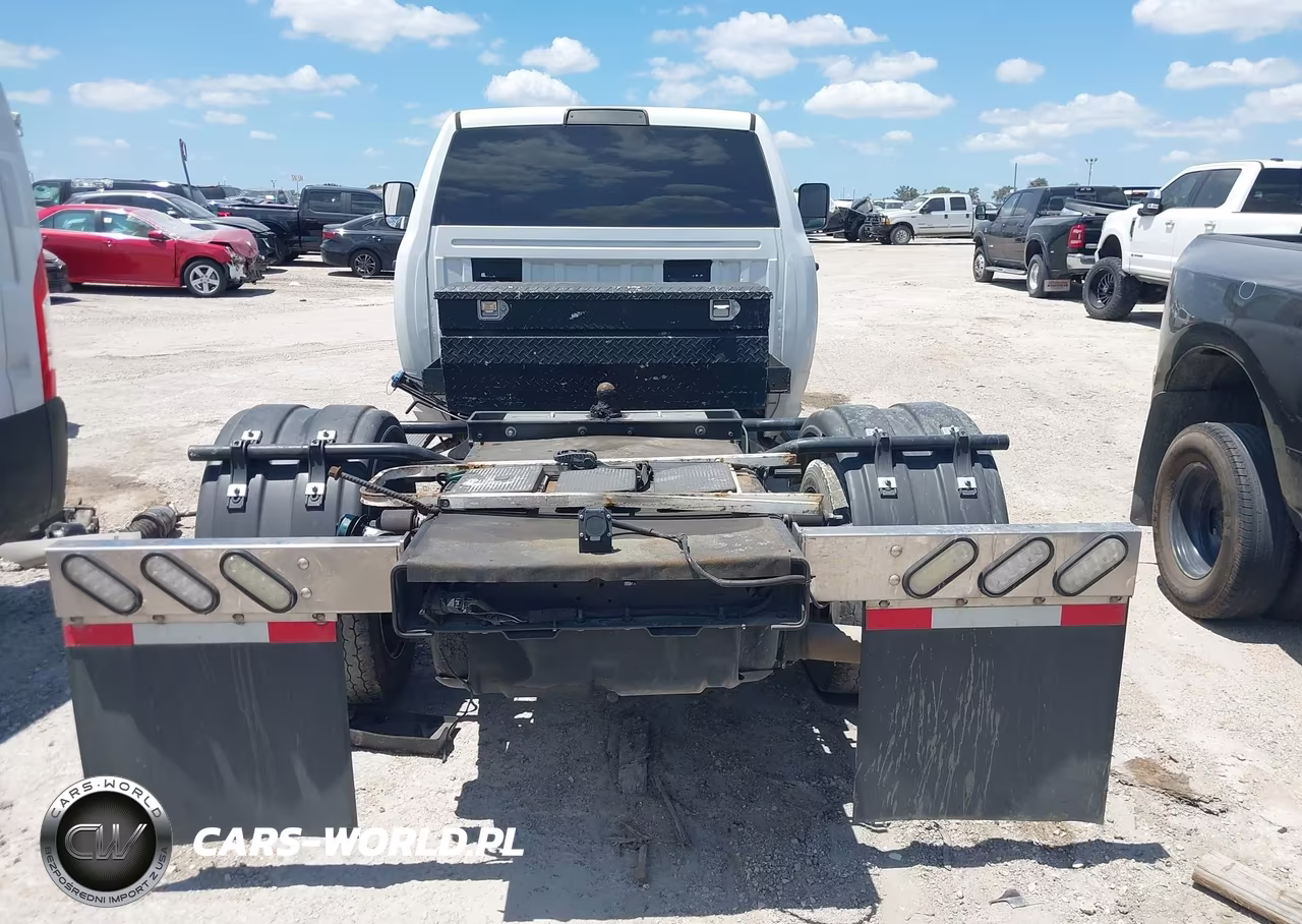 2018 Ram 4500 Chassis Tradesman-Slt-Laramie VIN:3C7WRLEL7JG157755 - 18