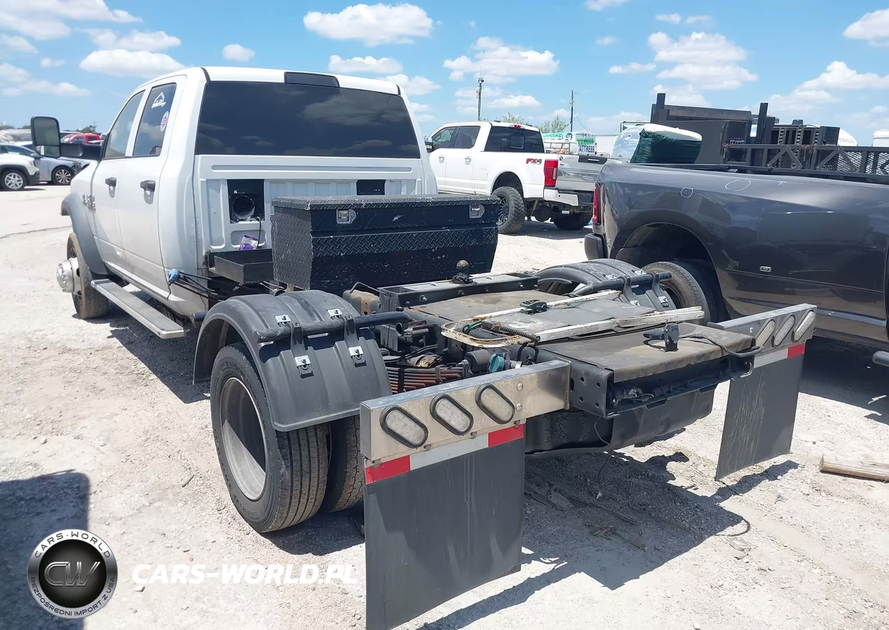 2018 Ram 4500 Chassis Tradesman-Slt-Laramie VIN:3C7WRLEL7JG157755 - 3